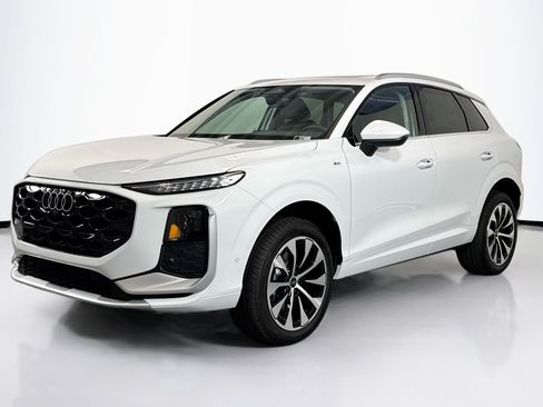 New 2026 Audi Q3 quattro 2.0T AWD/4WD image 1