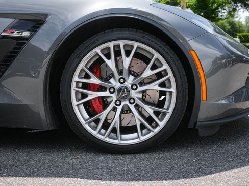 Used 2016 Chevrolet Corvette Z06 w/ 2LZ Preferred Equipment Group RWD image 13