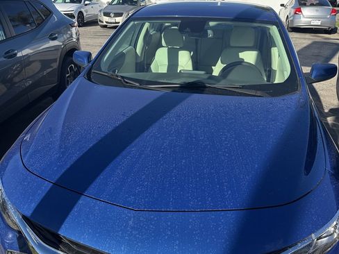 Used 2023 Chevrolet Malibu LT image 2