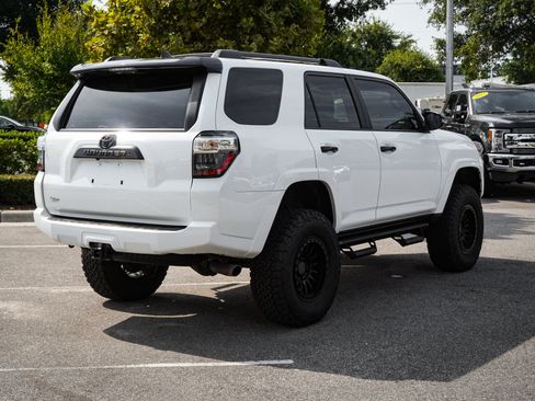 Used 2021 Toyota 4Runner Venture w/ Moonroof Package AWD/4WD image 10