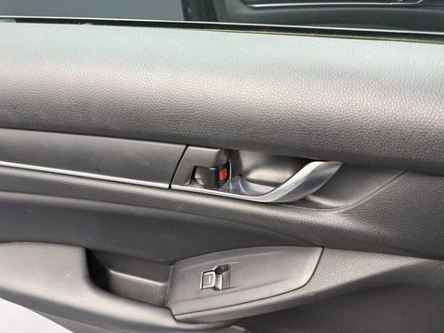 Used 2018 Honda Accord Sport image 26