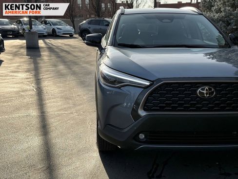 Used 2025 Toyota Corolla Cross XLE image 14