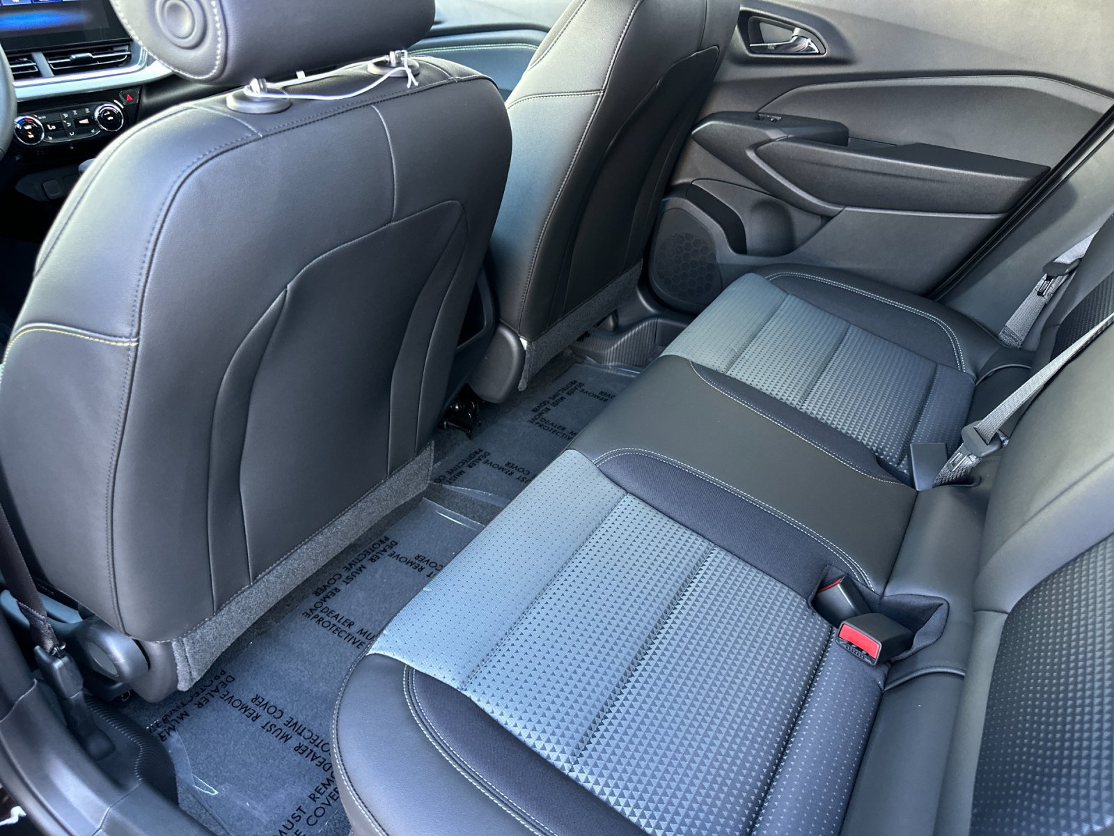 New 2026 Chevrolet Trax LT w/ LT Convenience Package FWD image 12