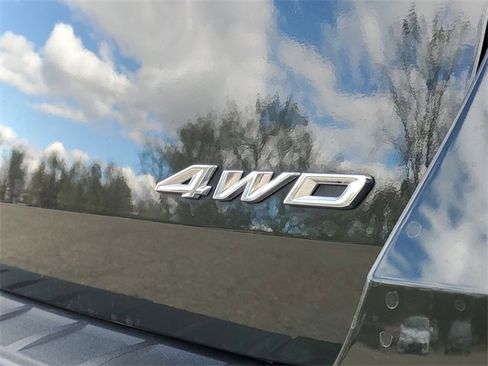 Used 2022 Ford Explorer XLT image 7