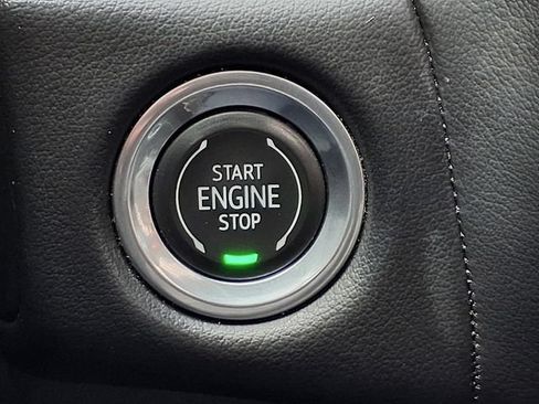 Used 2021 Chevrolet Tahoe Premier RWD image 15