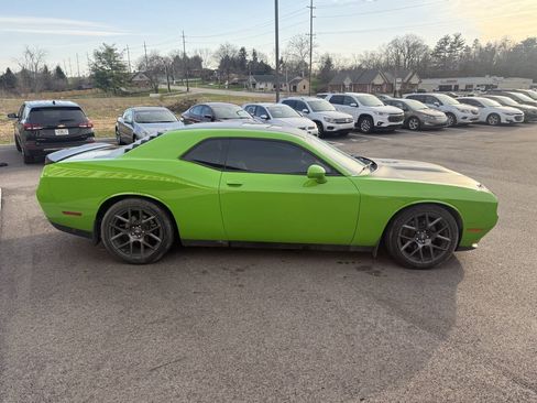 Used 2017 Dodge Challenger R/T w/ Quick Order Package 28P T/A RWD image 6