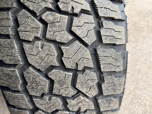 Used 2021 Chevrolet Suburban Z71 w/ Z71 Off-Road Package image 11