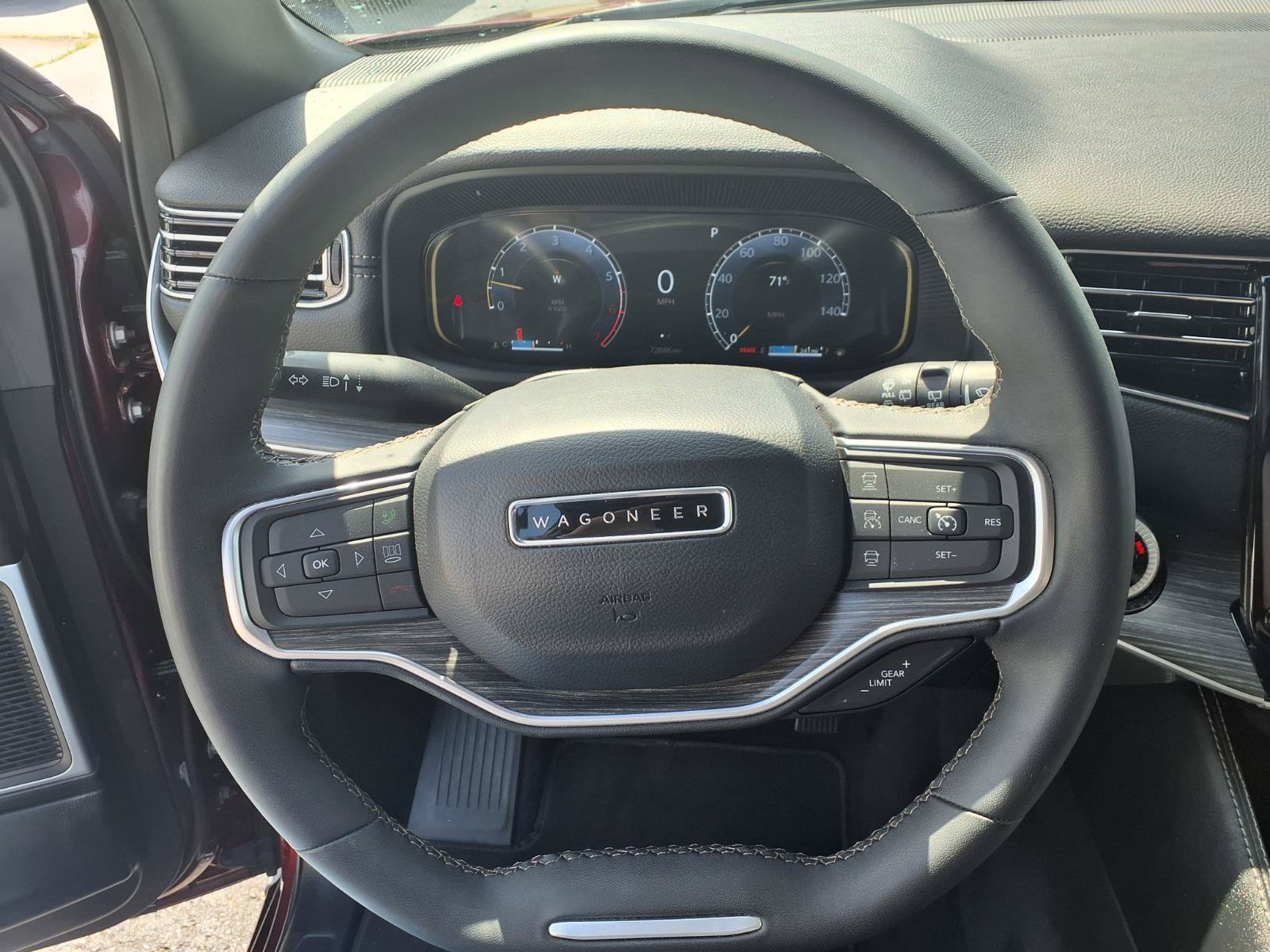 Used 2024 Jeep Wagoneer Series II AWD/4WD image 16