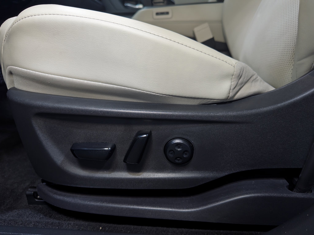 Used 2023 Nissan Ariya FWD image 6