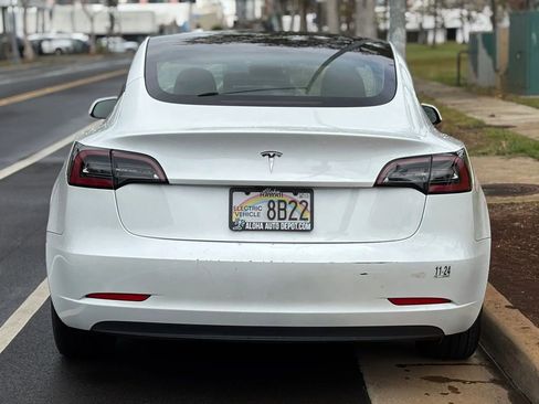 Used 2023 Tesla Model 3 Standard Range image 4