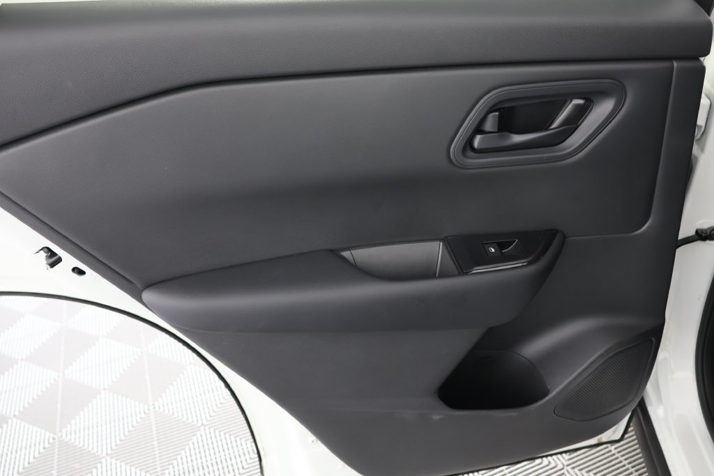 Used 2026 Nissan Rogue S FWD image 24