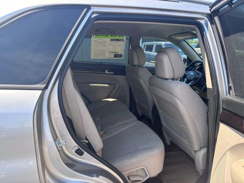 Used 2015 Kia Sorento LX FWD image 29