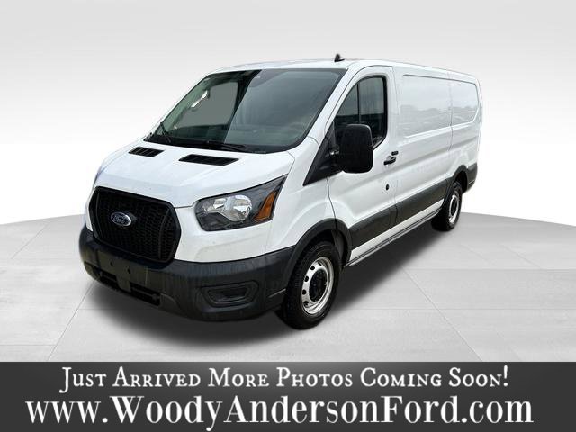 Used 2025 Ford Transit 150 Low Roof RWD image 1