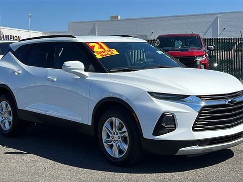 Certified 2021 Chevrolet Blazer LT AWD/4WD image 3