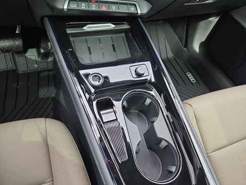 New 2026 Audi Q3 quattro 2.0T AWD/4WD image 22