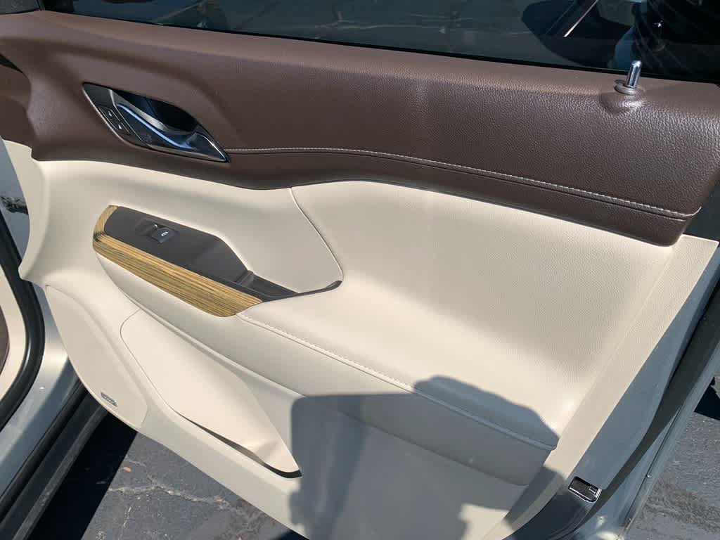 Certified 2019 GMC Acadia Denali w/ Technology Package AWD/4WD image 16