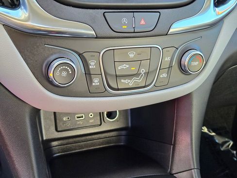 Used 2024 Chevrolet Equinox LS w/ LS Convenience Package image 20