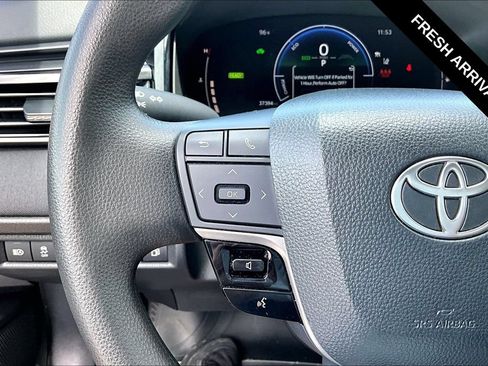 Used 2025 Toyota Camry LE FWD image 13