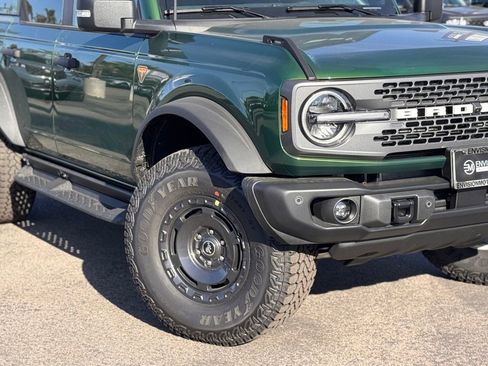 New 2025 Ford Bronco Badlands image 4