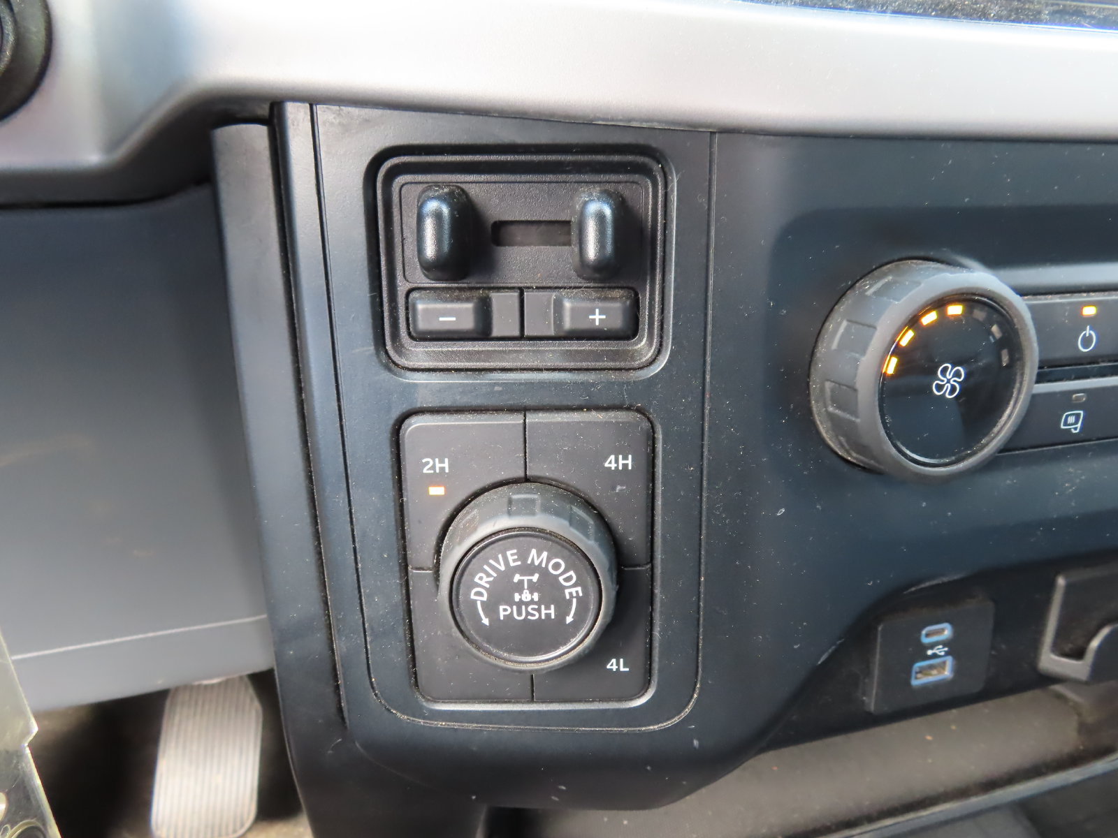 Used 2023 Ford F150 XL w/ Trailer Tow Package AWD/4WD image 24