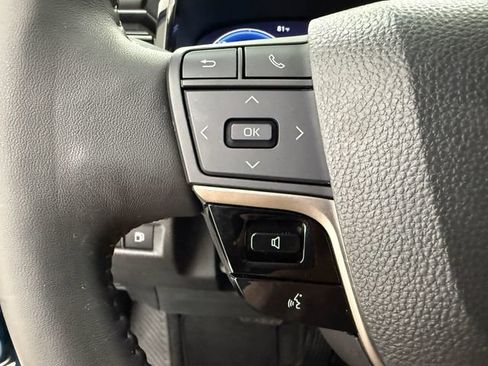 Used 2025 Toyota Camry XLE w/ Premium Package FWD image 10
