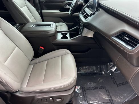 Used 2022 Chevrolet Tahoe LT w/ Luxury Package image 15