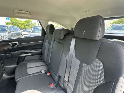 Certified 2023 Kia Sorento LX FWD image 15