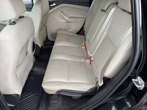 Used 2017 Ford Escape SE image 11