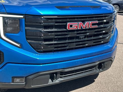 Used 2022 GMC Sierra 1500 Elevation w/ Elevation Premium Package AWD/4WD image 22