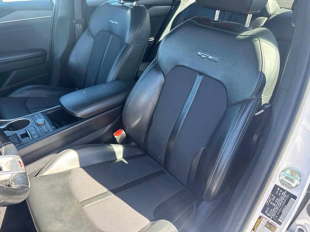 Used 2022 Kia K5 GT-Line FWD image 16
