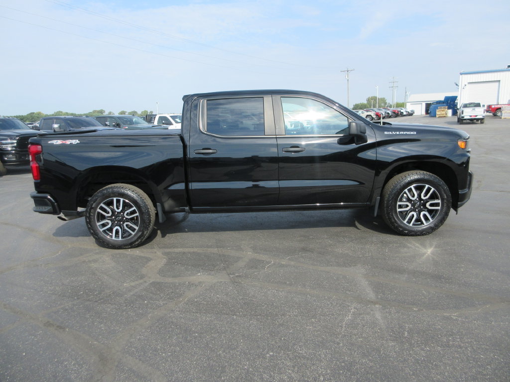 Certified 2020 Chevrolet Silverado 1500 Custom w/ Custom Value Package AWD/4WD image 5