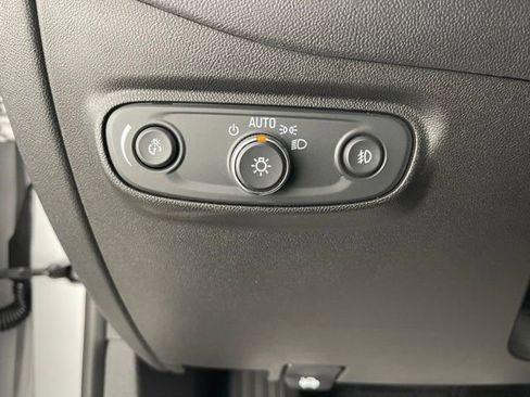 Used 2020 Chevrolet Equinox LT image 36