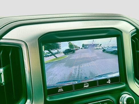 Used 2022 GMC Sierra 2500 SLT w/ Driver Alert Package I AWD/4WD image 16