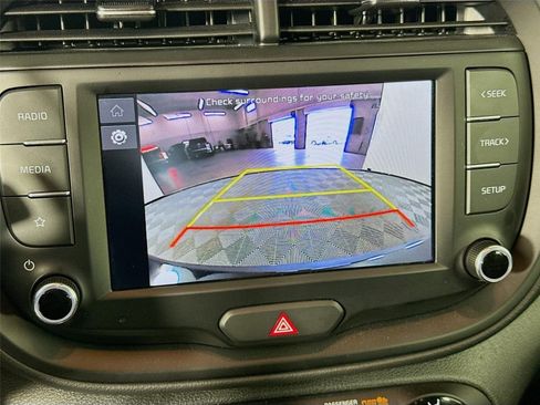 Certified 2025 Kia Soul LX w/ LX Technology Package FWD image 15