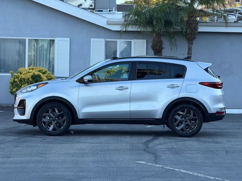 Used 2022 Kia Sportage Nightfall Edition FWD image 3