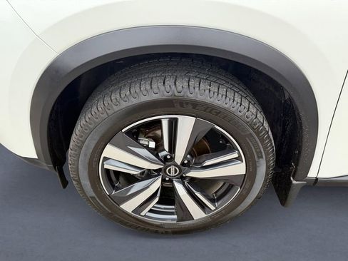 Used 2021 Nissan Rogue SL w/ Premium Package image 9