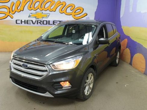 Used 2019 Ford Escape SE AWD/4WD image 4