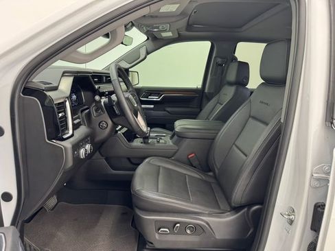 Used 2025 GMC Sierra 1500 Denali w/ Denali Reserve Package AWD/4WD image 16