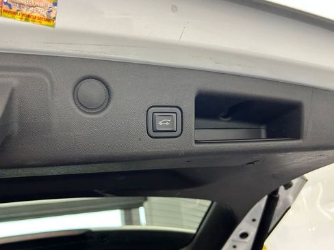 Used 2022 Chevrolet Equinox LT FWD image 35