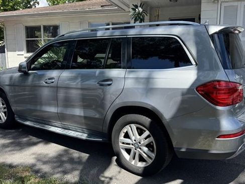 Used 2015 Mercedes-Benz GL 450 4MATIC image 3