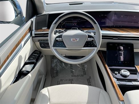 New 2025 Cadillac Escalade Sport Platinum w/ LPO, ONYX Package image 23