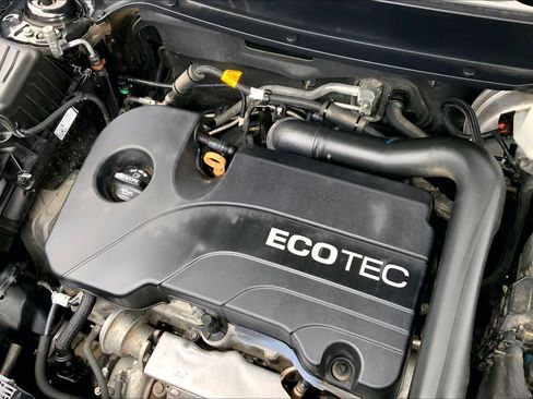 Used 2019 Chevrolet Equinox LT image 30