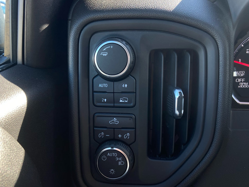 Used 2021 Chevrolet Silverado 1500 Custom w/ Safety Confidence Package AWD/4WD image 15