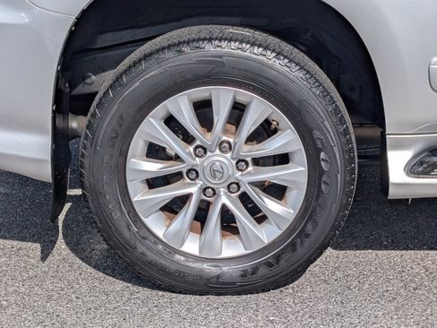 Used 2016 Lexus GX 460 w/ Premium Package image 10