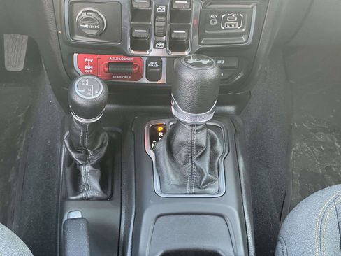 Used 2024 Jeep Wrangler Unlimited Sport AWD/4WD image 27