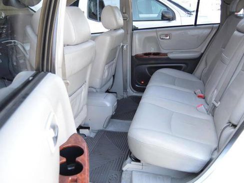 Used 2004 Toyota Highlander Limited AWD/4WD image 51