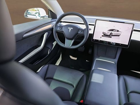 Used 2023 Tesla Model 3 Standard Range RWD image 23