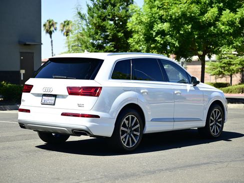 Used 2017 Audi Q7 3.0T Premium Plus w/ Premium Plus Package AWD/4WD image 5