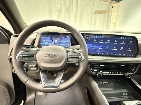 New 2026 Chevrolet Suburban Z71 image 29