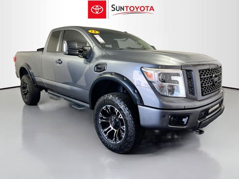 Used 2018 Nissan Titan PRO-4X w/ Pro-4x Convenience Package image 1